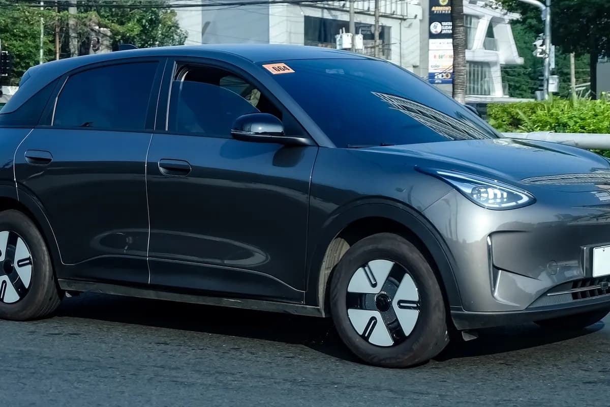 A Geely EX2, front three-quarter view