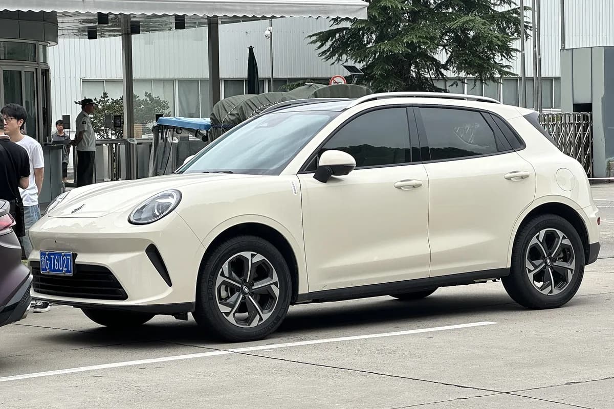 A GWM Ora 5, front three-quarter view