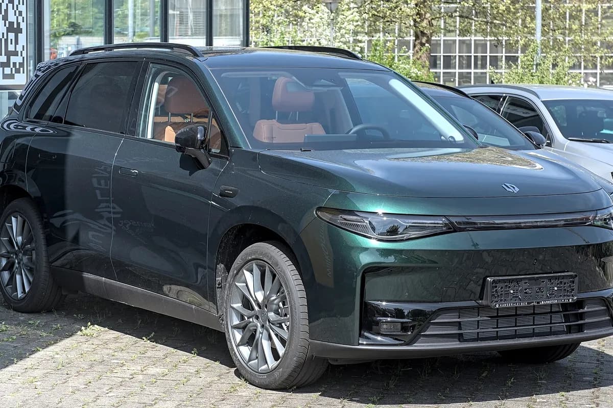 A Leapmotor C10, front three-quarter view