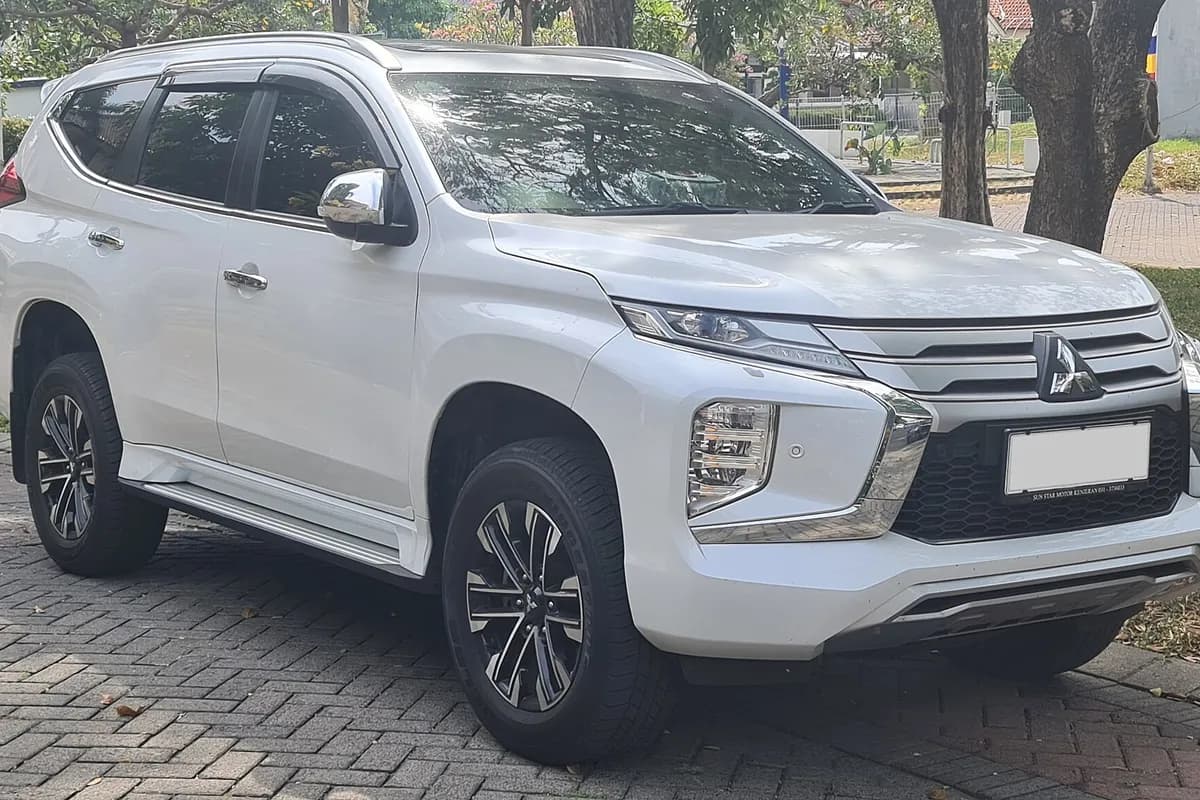 A Mitsubishi Pajero Sport, front three-quarter view