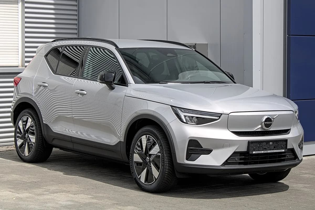A Volvo XC40, front three-quarter view